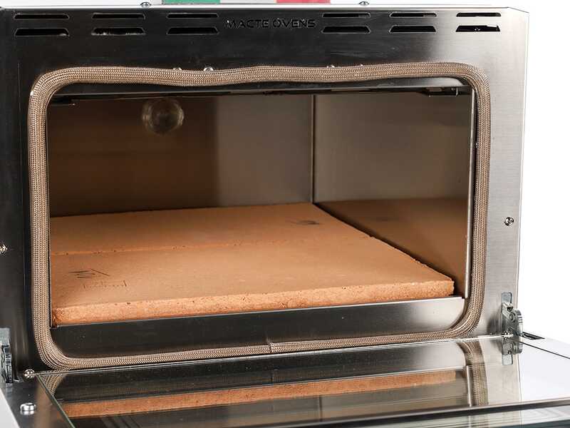 Pizzauunin eristetty luukku