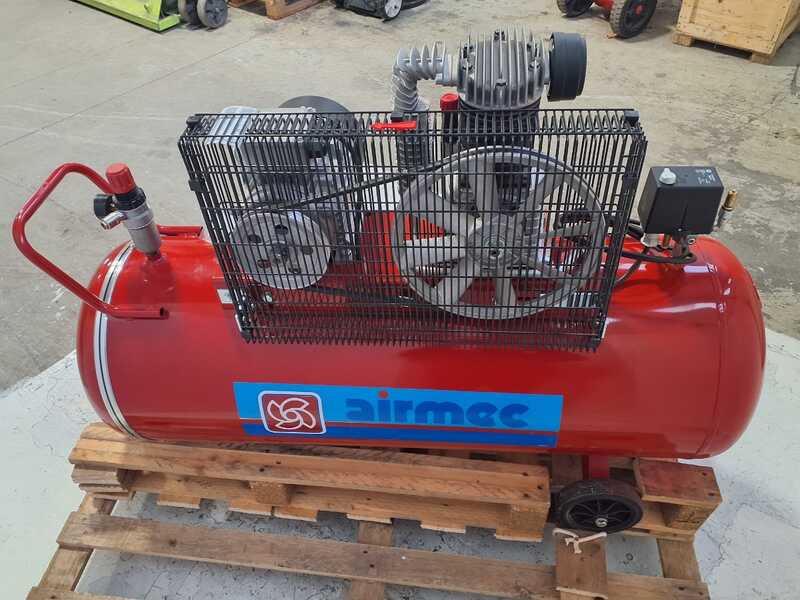 OUTLET - DIFETTI ESTETICI - Airmec CR 204 K18+C TP - Compressore aria a cinghia - Motore elettrico trifase - serbatoio lt 200