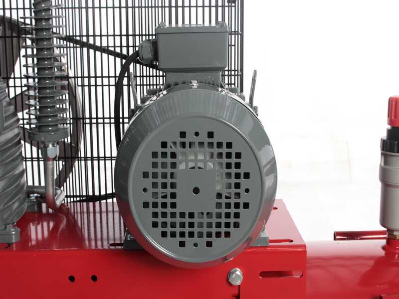 OUTLET - DIFETTI ESTETICI - Airmec CR 204 K18+C TP - Compressore aria a cinghia - Motore elettrico trifase - serbatoio lt 200