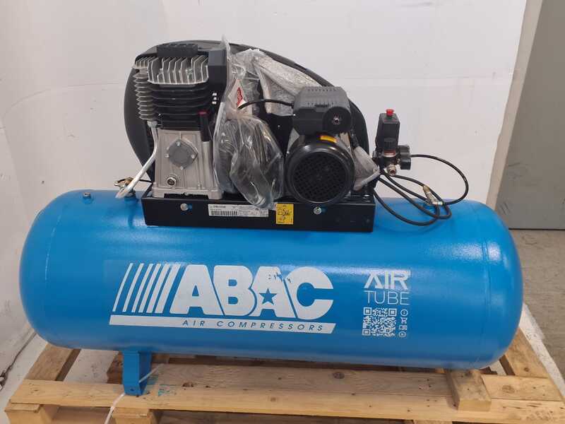 OUTLET - PICCOLI DIFETTI ESTETICI - ABAC EXT A39B 270 CM3 - Compressore aria elettrico monofase a cinghia - Motore 3 HP &ndash; 270 lt