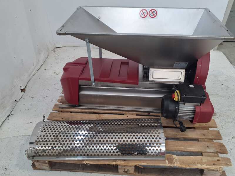 OUTLET - PICCOLI DIFETTI ESTETICI - Grifo Deni INOX - Denocciolatrice elettrica - Con protezioni incluse