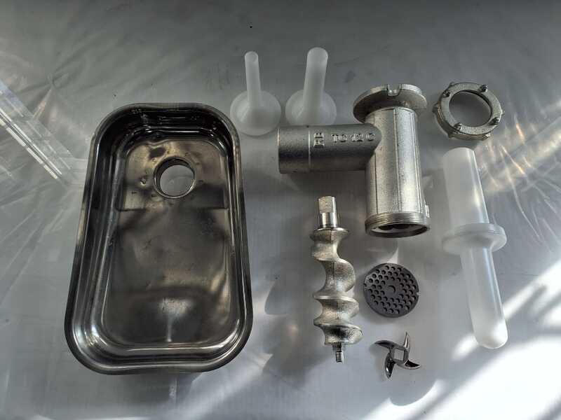 OUTLET - UTILIZZATO PER PROVA - Reber 9601N - N.12 - Tritacarne elettrico - 500W