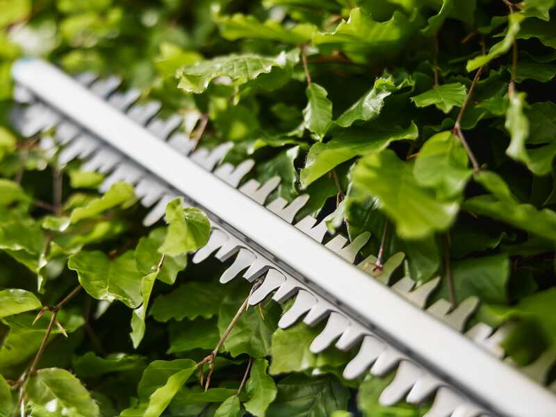 Gardena EasyCut 45/18V P4A - Tagliasiepi a batteria 18V / 2Ah - Lama da 45 cm