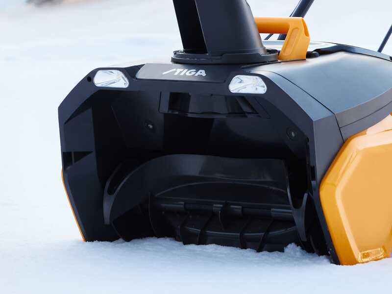 OUTLET - PICCOLI DIFETTI ESTETICI - Stiga ST 700e Kit - Spazzaneve a batteria - 48V/7,5Ah