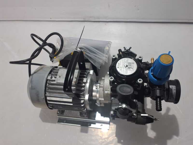 OUTLET - PICCOLI DIFETTI ESTETICI - Kit motopompa irrorazione - Pompa Comet MC25 con motore elettrico con carrello e serbatoio 120L