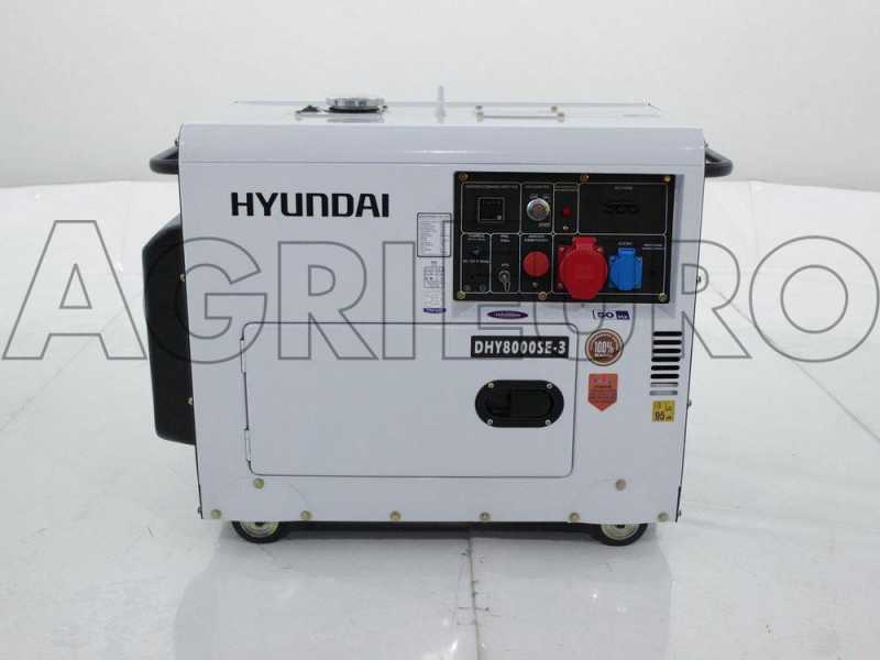 Hyundai DHY8000SE3 - Generatore di corrente diesel  silenziato carrellato con AVR 6.3 kW - Continua 6 kW Trifase + ATS