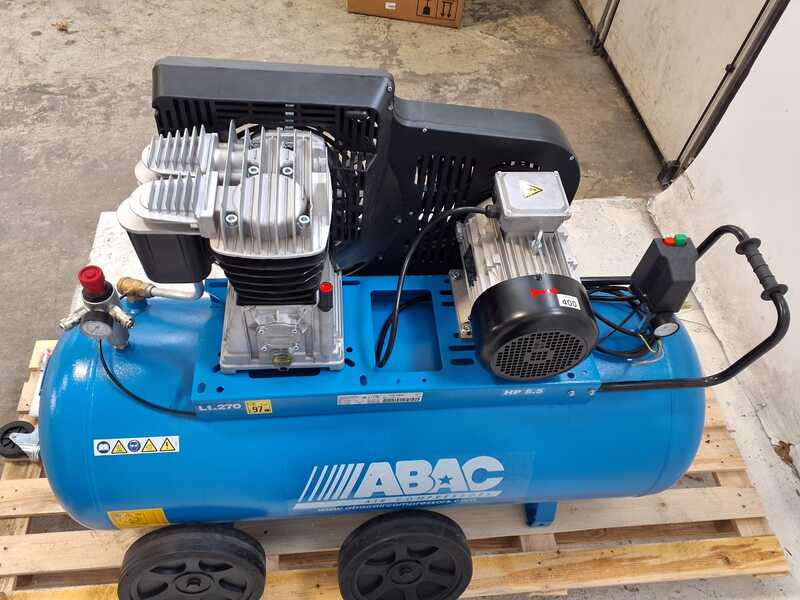 OUTLET - PICCOLI DIFETTI ESTETICI - ABAC B5900B 270 CT5,5 - Compressore aria elettrico trifase a cinghia - Motore 5.5 HP - 270 lt