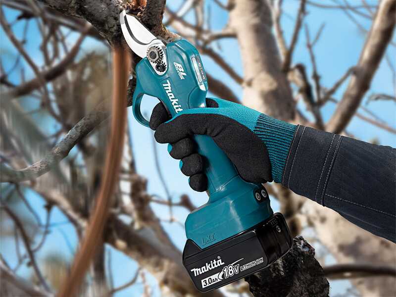 Makita DUP181Z - Forbice elettrica a batteria - 18V - SENZA BATTERIA E CARICABATTERIE