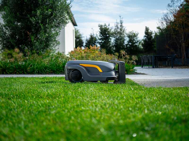 Stiga Vista A 100v - Robot rasaerba - Senza impianto - con batteria E-Power da 12 Ah