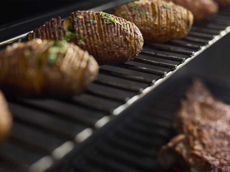 Weber Genesis E-330WR Stealth - Barbecue a gas - Con girarrosto