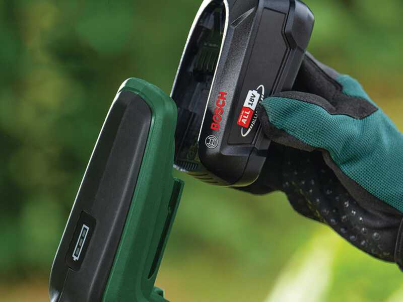 OUTLET - UTILIZZATO PER PROVA - Bosch AdvancedPrune 18V-45 - Forbice elettrica da potatura su asta - 18V - 2Ah