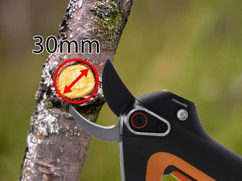 Fiskars ePruner L Bypass - Forbice elettrica da potatura - Diametro di taglio 30mm - SENZA BATTERIA E CARICABATTERIE