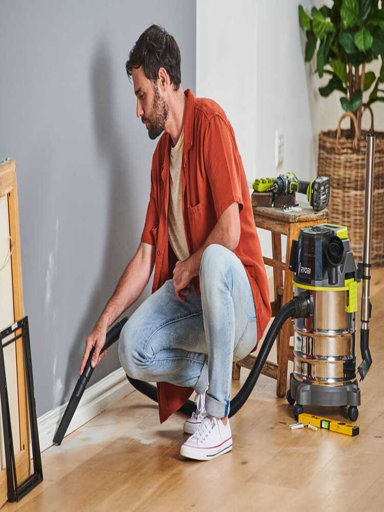 Ryobi R18WDV-0 - Bidone aspiratutto -18V 4Ah in Offerta