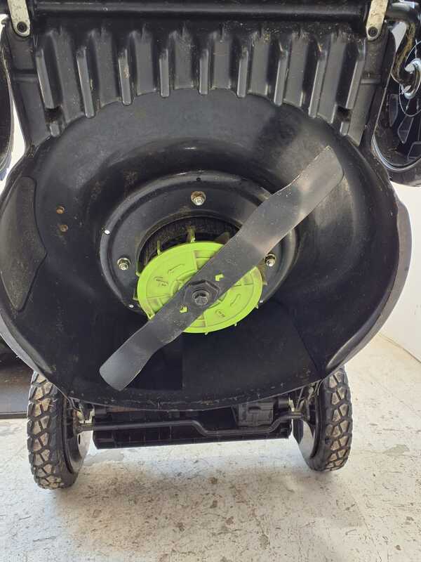 OUTLET - UTILIZZATO PER PROVA - Greenworks GD40LM46SPK4 - Tagliaerba semovente a batteria - 40V/4Ah - Taglio 46 cm