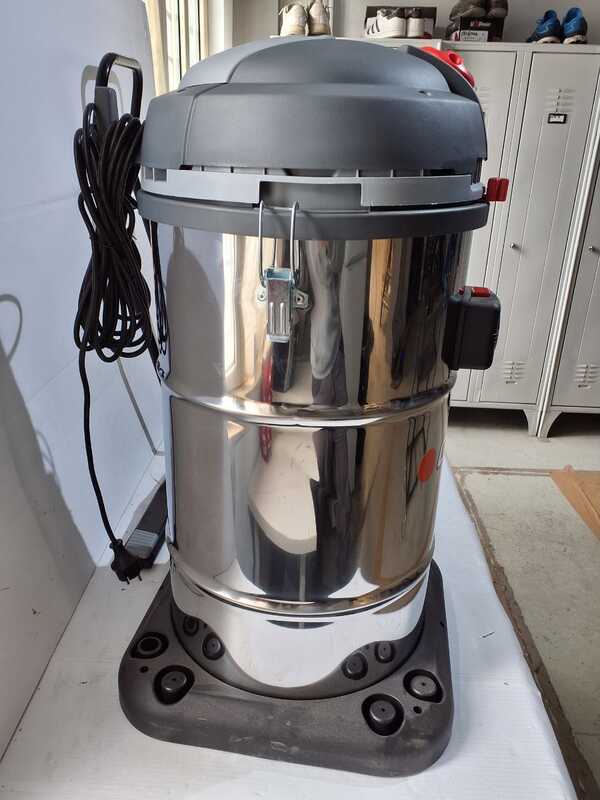 OUTLET - DA ESPOSIZIONE - Comet CVP 265 X - Bidone aspiratutto - 65 lt - Fusto in acciaio - Serie Professionale