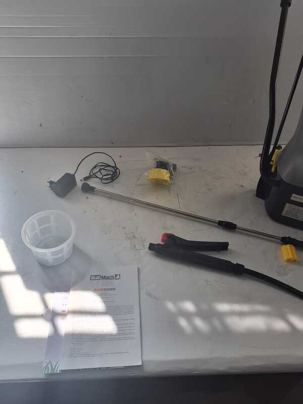 OUTLET - UTILIZZATA PER PROVA - BullMach Pandora 16EM LA - Pompa irroratrice a spalla elettrica a batteria e manuale - 12V - 8Ah