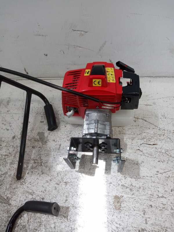 OUTLET - PICCOLI DIFETTI ESTETICI - GeoTech EA 630 - Mototrivella a miscela 2 tempi - Punta non inclusa