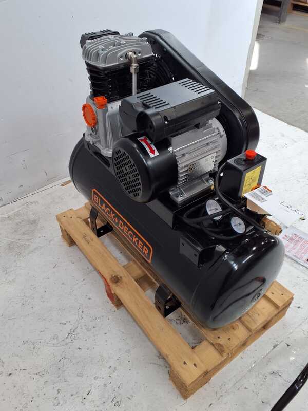 OUTLET - PICCOLI DIFETTI ESTETICI - Black &amp; Decker BD 220/50 2M - Compressore aria elettrico monofase a cinghia - Motore 2 HP - 50 lt