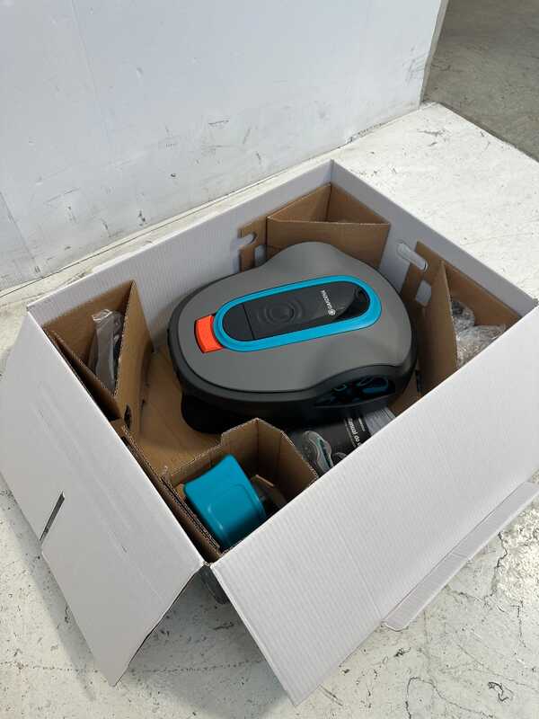OUTLET - DA ESPOSIZIONE - Gardena SILENO life 750 - Robot rasaerba con cavo perimetrale e batteria al litio