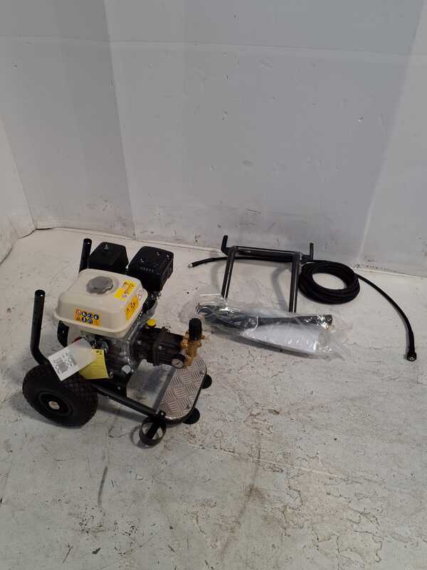 OUTLET - DA ESPOSIZIONE - Idropulitrice a scoppio semiprofessionale BXD 12/200 - 200 bar - Motore Honda GP 200