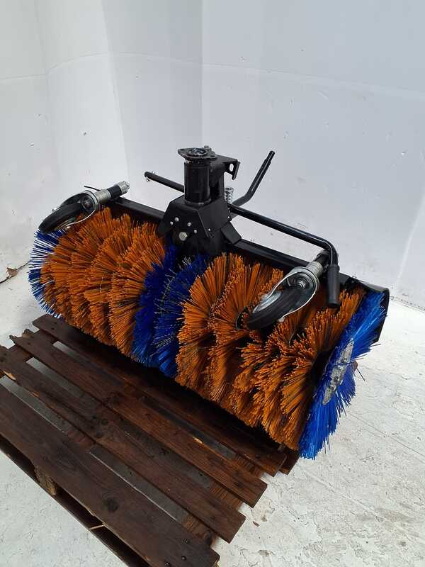 OUTLET - UTILIZZATO PER PROVA - Accessorio spazzatrice per BullMach Chimera 400