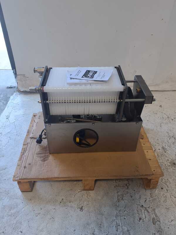 OUTLET - PICCOLI DIFETTI ESTETICI - Grifo Professional FCP30-Olio - Filtro a cartoni per olio carrellato - Pompa in INOX