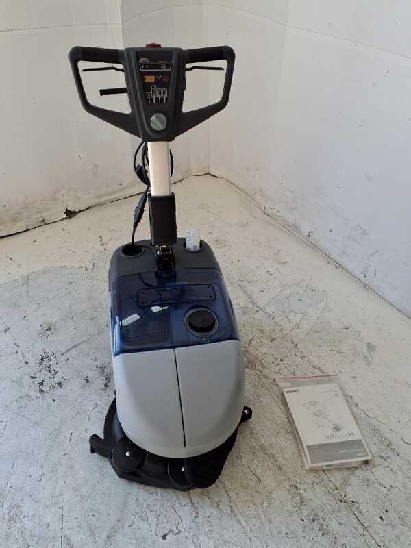 OUTLET - UTILIZZATO PER PROVA - Nilfisk SC351 FULL PKG -  Lavapavimenti a batteria - 3 in 1: lava, asciuga e aspira