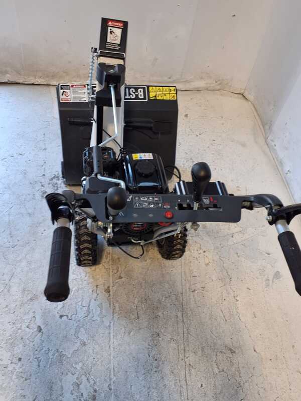 OUTLET - UTILIZZATO PER PROVA - BlackStone B-ST 61 LWE - Spazzaneve a scoppio - Loncin H200